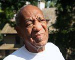 Bill Cosby annuncia un documentario ed un libro sulla sua storia: 'Poi tornerò sul palco'