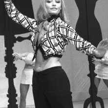 Raffaella Carrà e il suo celebre ombelico