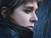Occhi blu, la recensione: lo sguardo esistenziale di una Roma noir