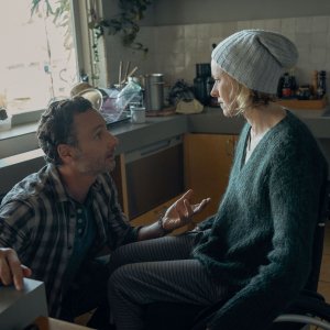 Penguin Bloom: Naomi Watts e Andrew Lincoln in una scena