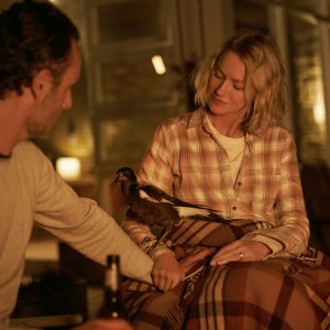 Penguin Bloom: Naomi Watts e Andrew Lincoln in una scena del film