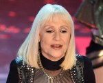 Spagna-Italia, Raffaella Carrà 'scalda' la nazionale con A far l'amore comincia tu (VIDEO)