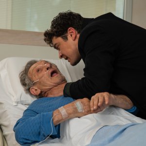 Tre piani: Paolo Graziosi e Riccardo Scamarcio in una scena del film