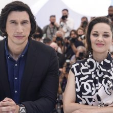 Annette: Adam Driver e Marion Cotillard al photocall di Cannes 2021