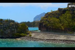 Resort To Love - All'amore non si sfugge - Trailer Italiano