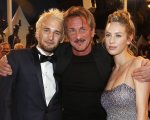Cannes 2021, Sean Penn: 'Matt Damon mi ha convinto a recitare con mia figlia dandomi del cretino'