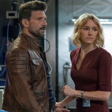 Boss Level: Frank Grillo e Naomi Watts in una scena del film
