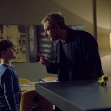 Breeders - Genitori al limite, George Wakeman con Martin Freeman in una scena della serie