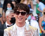 Cannes 2021: Timothée Chalamet star del red carpet di The French Dispatch in abito Tom Ford metallizzato