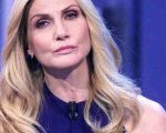 Raffaella Carrà, Lorella Cuccarini risponde alle critiche dei social “ecco la verità”