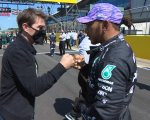 Tom Cruise, la sua presenza a Silverstone per tifare Lewis Hamilton ha indispettito gli italiani