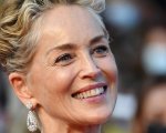 Sharon Stone: 'Il Vaticano faccia progressi su matrimoni gay e adozioni per i single'