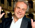Jerry Calà su Sapore di Mare: 'Sul set Virna Lisi mi riempì di schiaffi, una vera dea'