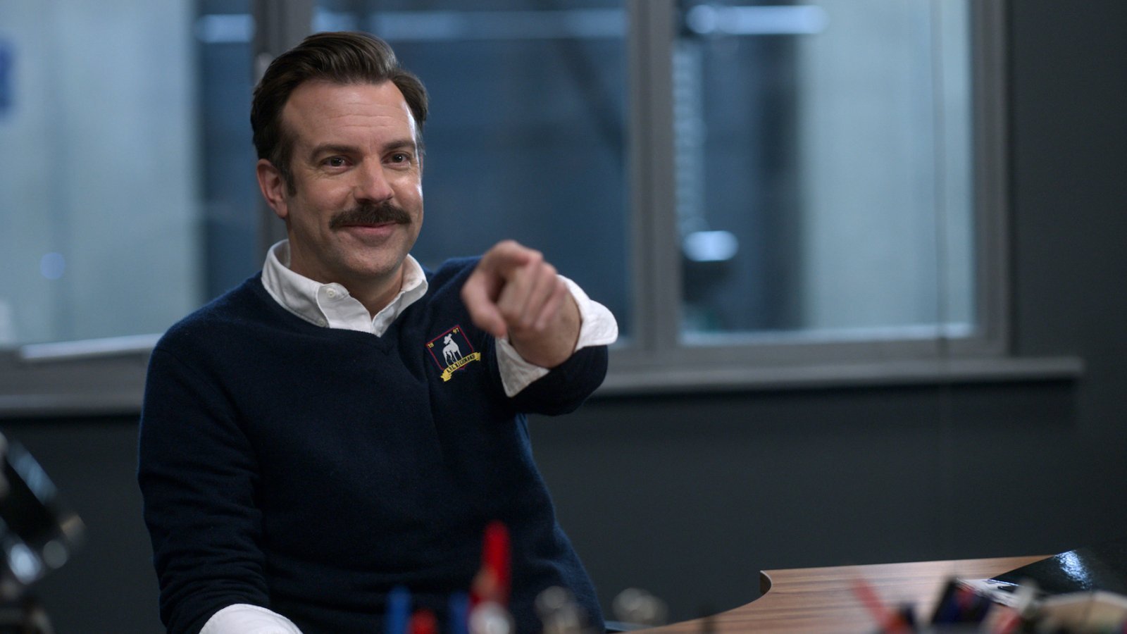 Jason Sudeikis in una scena di Ted Lasso