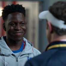 Ted Lasso 2: Toheeb Jimoh e Jason Sudeikis in una scena