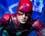 The Flash: nuove foto dal set introducono un terzo Barry Allen?