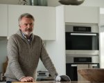 Sam Neill aggiorna i fan sulla malattia dopo il buon esito delle terapie: 'È fantastico essere vivi'