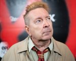 The Crown: Johnny Rotten dei Sex Pistols ha rifiutato la serie perché i produttori volevano distorcere i fatti