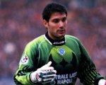 Batman contro Pino Taglialatela: la DC Comics chiede all'ex portiere del Napoli di cambiare il logo
