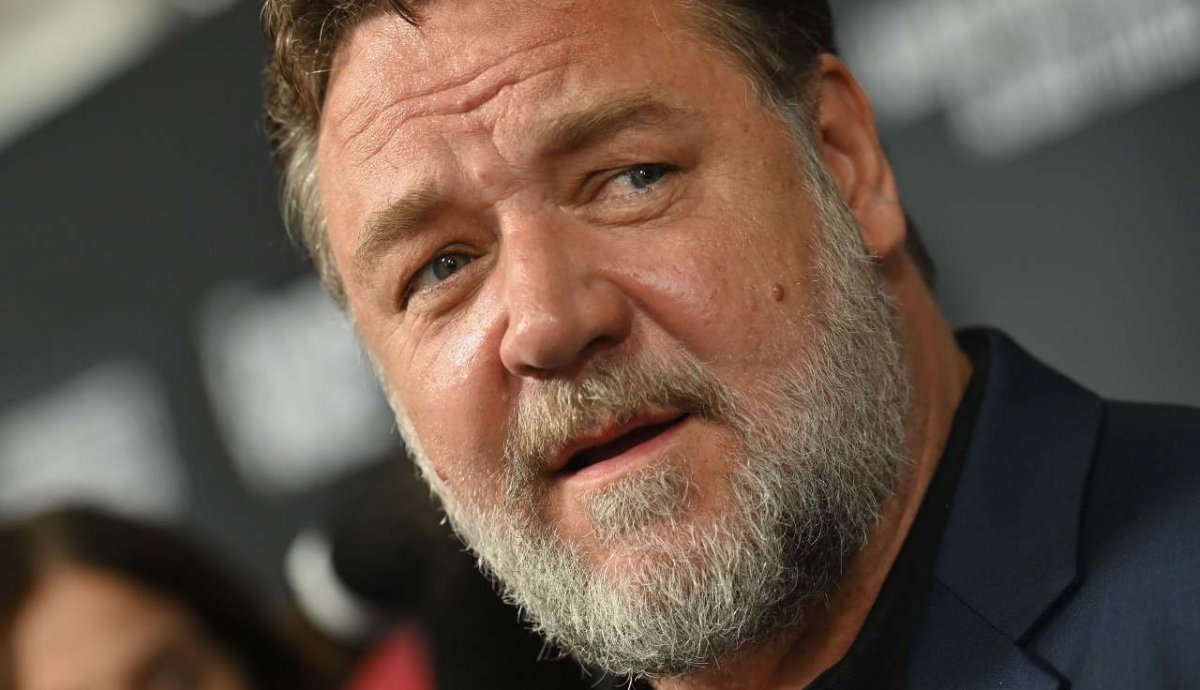 Poker Face: Russell Crowe Ha Ingaggiato Liam Hemsworth E Elsa Pataky ...