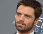 Sebastian Stan star del film Sharper accanto a Julianne Moore