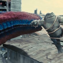 The Suicide Squad: Missione Suicida, King Shark durante una scena d'azione