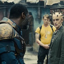 The Suicide Squad: Missione Suicida, Idris Elba, Joel Kinnaman con Peter Capaldi in una scena