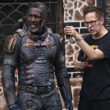 The Suicide Squad: Missione Suicida, Idris Elba e James Gunn in una foto dal set