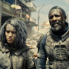 The Suicide Squad: Missione Suicida, Idris Elba e James Gunn in una foto dal set