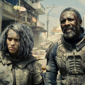 The Suicide Squad: Missione Suicida, Idris Elba e James Gunn in una foto dal set