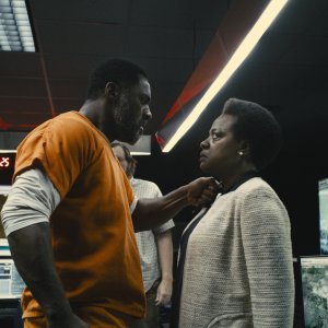 The Suicide Squad: Missione Suicida, una scena con Idris Elba e Viola Davis