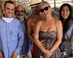 Katy Perry e Orlando Bloom in vacanza a Capri, avvistati al beach club La Fontelina (FOTO)