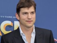 Ashton Kutcher star di Your Place or Mine accanto a Reese Witherspoon