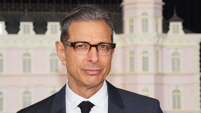 Jeff Goldblum, Asa Butterfield e Charles Dance in The Liar, adattamento del romanzo di Stephen Fry