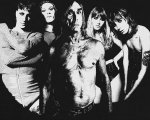 I Maneskin e Iggy Pop insieme per I Wanna Be Your Slave: la collaborazione è ufficiale