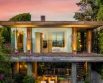 Pamela Anderson ha venduto la sua incredibile villa a Malibu, per una cifra stellare (FOTO)