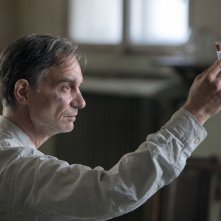 Charlatan - Il potere dell'erborista: Ivan Trojan in una scena