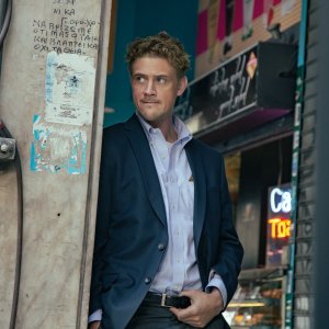 Beckett: Boyd Holbrook in una scena del film
