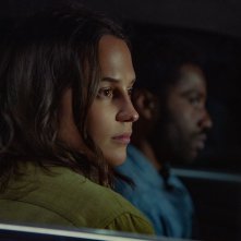 Beckett: Alicia Vikander in una scena del film