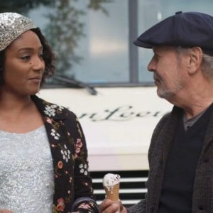 Stai con me oggi?: Billy Crystal e Tiffany Haddish in una sequenza
