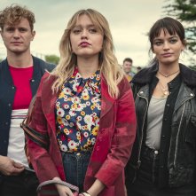 Sex Education 3: Aimee-Lou Wood ed Emma Mackey in una scena della nuova stagione