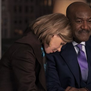 The Good Fight 5: Christine Baranski e Delroy Lindo in una scena
