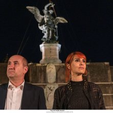 Come un gatto in tangenziale - Ritorno a Coccia di Morto: Angonio Albanese e Paola Cortellesi