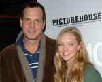 Amanda Seyfried e il toccante tributo a Bill Paxton: 'Era meraviglioso, mi manca tanto' (FOTO)