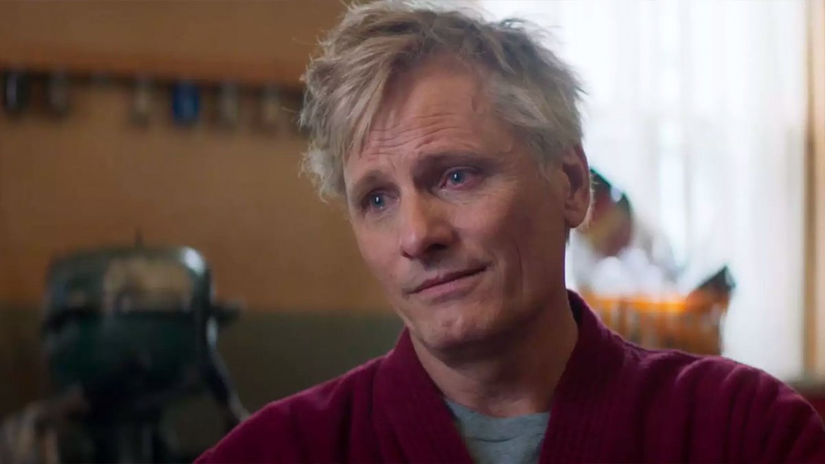 Viggo Mortensen e Caleb Landry Jones in Two Wolves, film di Alex Gibney