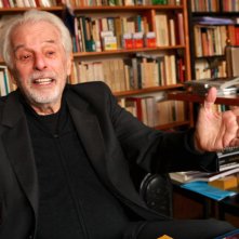 Jodorowsky's Dune: il regista, drammaturgo, scrittore e poeta Alejandro Jodorowsky in una scena del documentario a lui dedicato