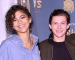 Tom Holland e Zendaya insieme ad un matrimonio: le foto della coppia fanno impazzire i fan