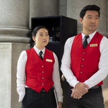Shang-Chi e la Leggenda dei Dieci Anelli: Awkwafina e Simu Liu in una nuova foto