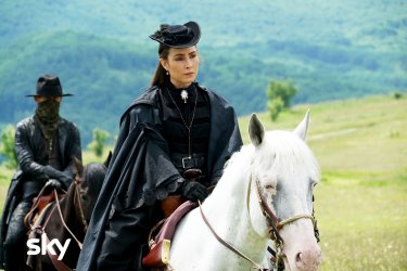 Django  Noomi Rapace E Elizabeth