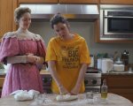 Lady of the Manor. trailer della ghost comedy con Melanie Lynskey, Justin Long e Judy Greer